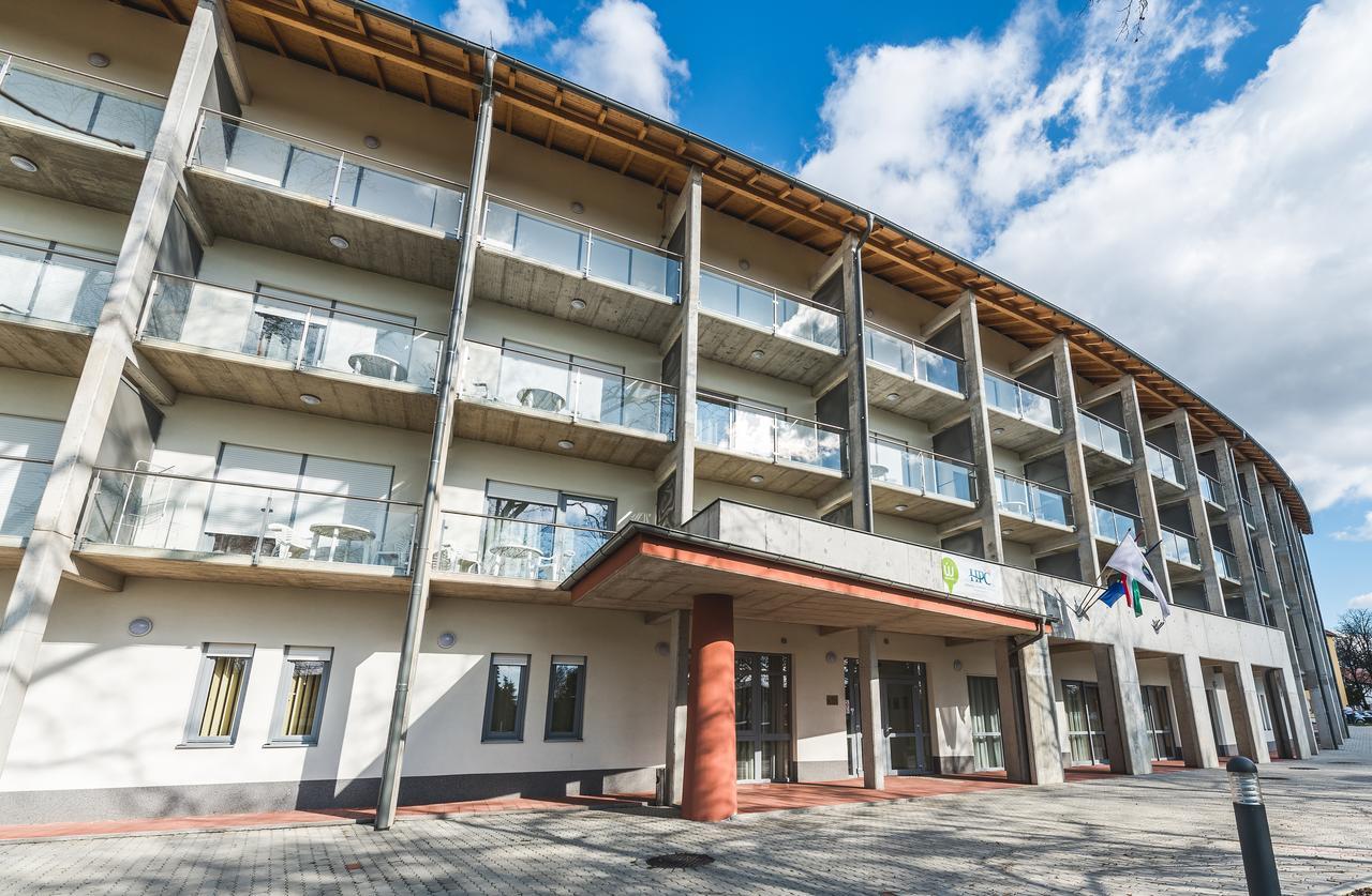 Harkanyi Psoriasis Centrum Exterior photo